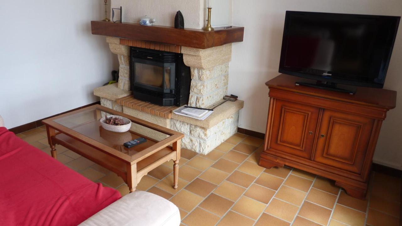 Maison De Vacances Pour 6 Personnes Avec Piscine Lainsecq Exterior photo